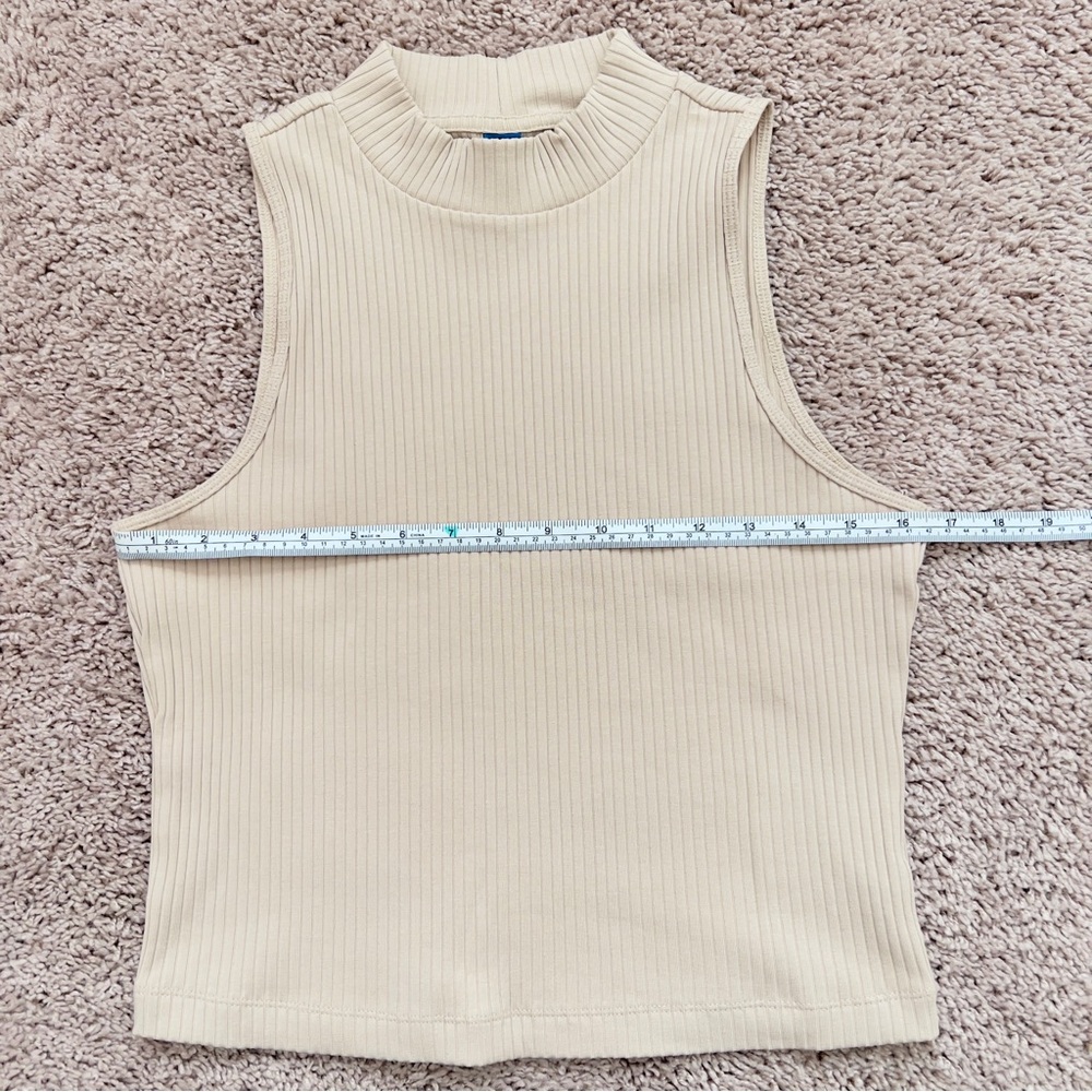 Old Navy Sleeveless Ribbed Tan Cropped Fitted Tank Top NWT Women's Size M - Picture 7 of 8
